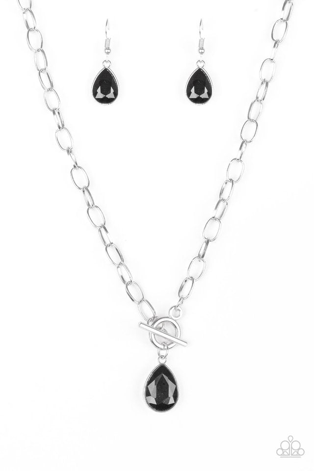 So sorority store black necklace