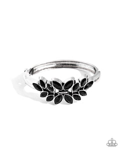 glamorously-garnished-black-bracelet-paparazzi-accessories