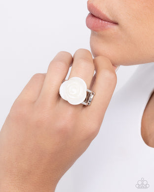 Top-SHELL Shine - White Ring - Paparazzi Accessories