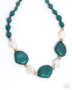 forever-feature-green-necklace-paparazzi-accessories