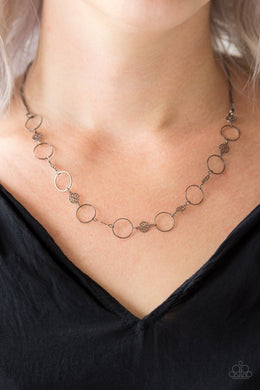 demurely-dainty-black-necklace-paparazzi-accessories