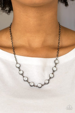 starlit-socials-black-necklace-paparazzi-accessories