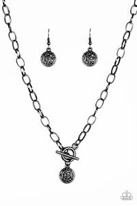 sorority-sisters-black-necklace-paparazzi-accessories