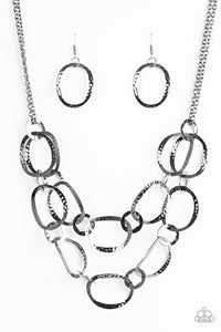 circus-chic-black-necklace-paparazzi-accessories