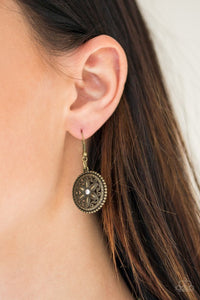 written-in-the-star-lilies-brass-necklace-paparazzi-accessories