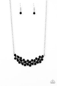 special-treatment-black-necklace-paparazzi-accessories