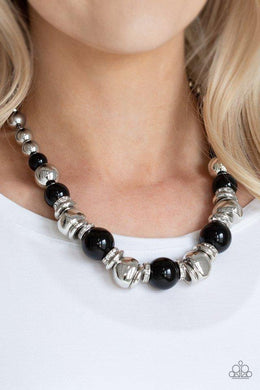 hollywood-haute-spot-black-necklace-paparazzi-accessories