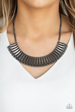 my-main-mane-black-necklace