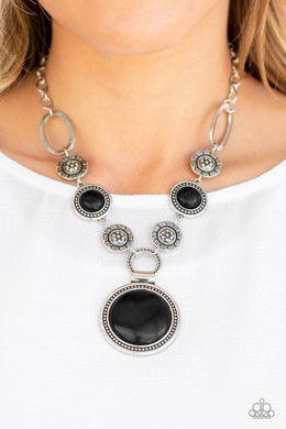 sedona-drama-black-necklace