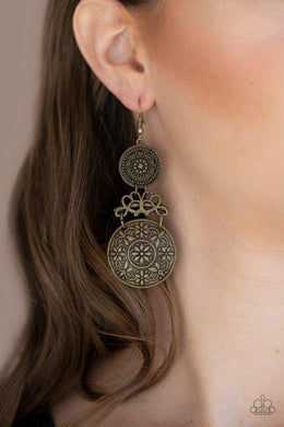 garden-adventure-brass-earrings-paparazzi-accessories