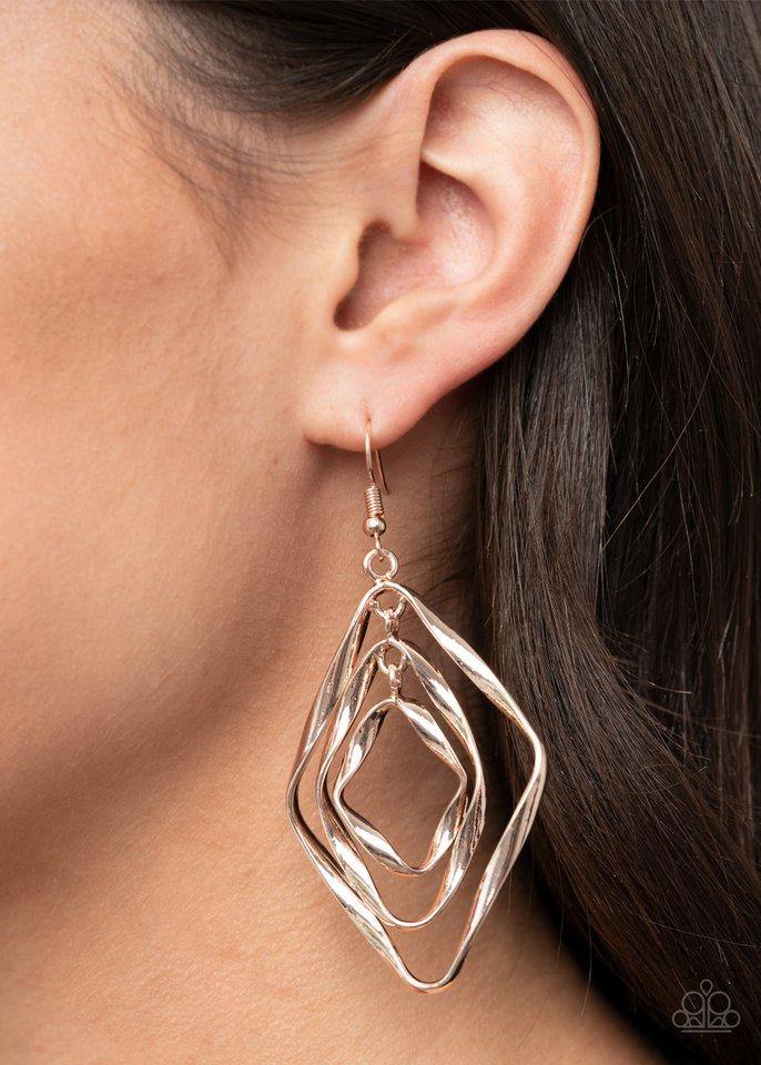 retro-resplendence-gold-earrings