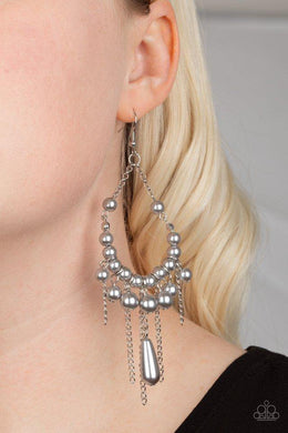 party-planner-posh-silver-earrings