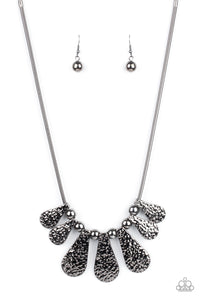 gallery-goddess-black-necklace-paparazzi-accessories