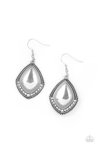 fearlessly-feminine-silver-earrings-paparazzi-accessories