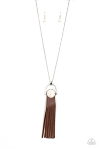 winslow-wanderer-white-necklace-paparazzi-accessories