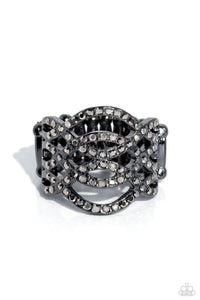 interlocked-impression-black-ring-paparazzi-accessories