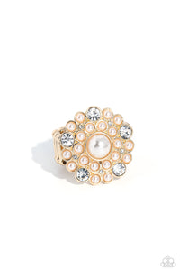 gatsby-gait-gold-ring-paparazzi-accessories