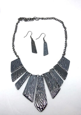 Texture Tigress - Black Necklace - Paparazzi Accessories